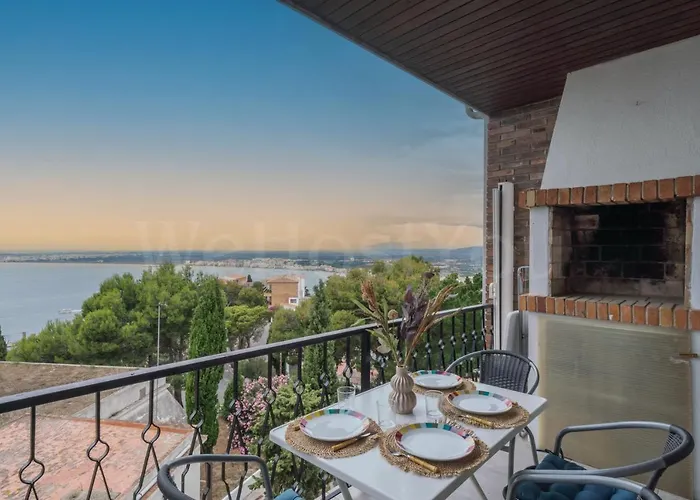 Spacieux Appartement Puig-Rom 114, Roses - Wehostyou